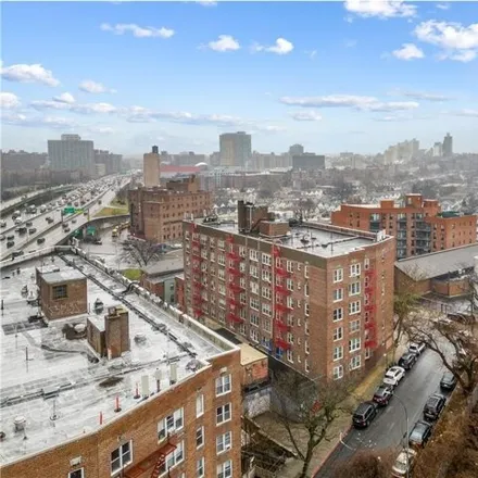 Image 3 - 86-05 60th Road, New York, NY 11373, USA - Apartment for sale