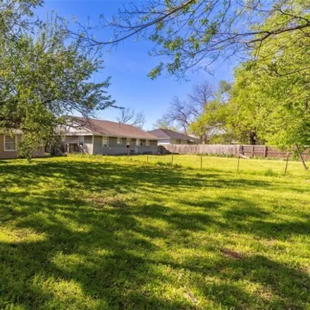 Image 4 - 4405 Roberts Street, Greenville, TX 75401, USA - House for sale