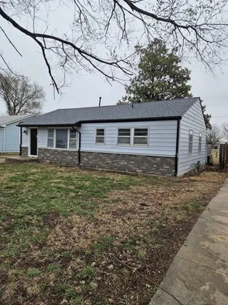 Buy this 3 bed house on 1830 Poplar Street in Winfield, KS 67156