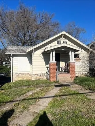 Buy this 2 bed house on 4370 Cleveland Avenue in Kansas City, MO 64130