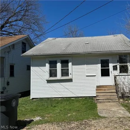 Buy this 3 bed house on 349 Lakeside Court in Akron, OH 44301