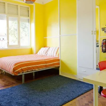 Rent this 8 bed apartment on Piscina de Arroios in Rua Maria da Fonte, 1170-220 Lisbon
