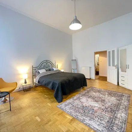 Image 2 - Budapest, Adam Clark Square, 1013, Hungary - Apartment for rent