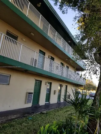 Buy this 1 bed condo on Northwest 11th Street in Sunrise Heights, Plantation