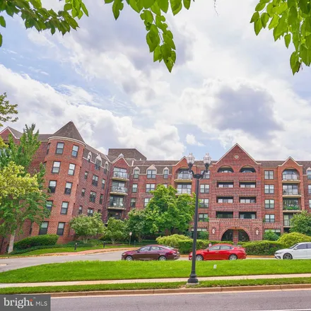 Buy this 1 bed condo on Lee Hwy at N Thomas St in Cherry Hill Road, Arlington