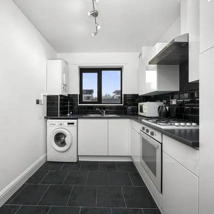 Image 7 - 48 Hewison Street, Old Ford, London, E3 2EU, United Kingdom - Apartment for rent