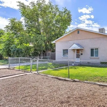 Image 3 - 2211 Jones Avenue, Pueblo, CO 81004, USA - House for sale