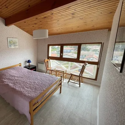 Rent this 2 bed apartment on Marché Couvert de Mimizan Plage in Rue de la Halle, 40200 Mimizan