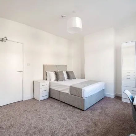 Rent this 3 bed apartment on 15 Dartmoor Street in Bristol, BS3 1HG