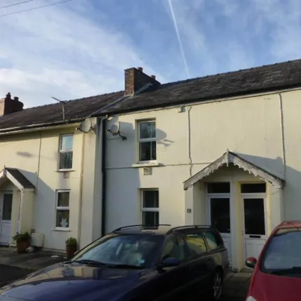 Rent this 2 bed townhouse on Clos Morgan in Carmarthen, SA31 1RR