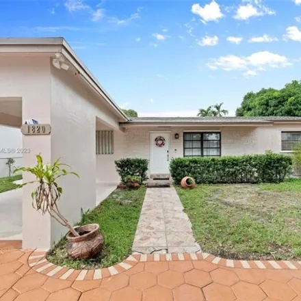 Image 3 - 1842 North 27th Avenue, Hollywood, FL 33020, USA - House for sale