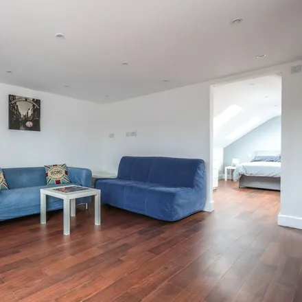 Rent this 6 bed house on London in N4 1HE, United Kingdom