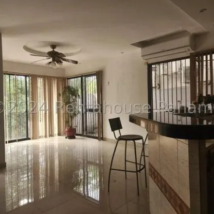 Rent this 5 bed house on Calle Circunvalación in 0801, Bethania
