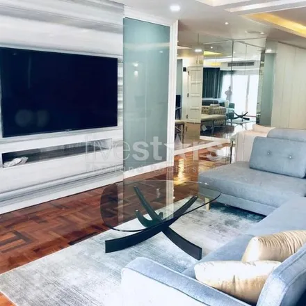 Rent this 3 bed apartment on Moonstone in Soi Sukhumvit 39, Vadhana District
