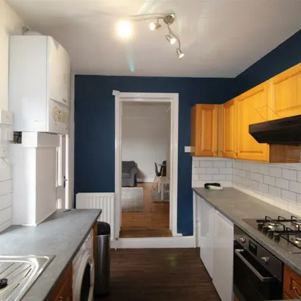 Image 7 - Biddlestone Road, Newcastle upon Tyne, NE6 5SP, United Kingdom - Apartment for rent