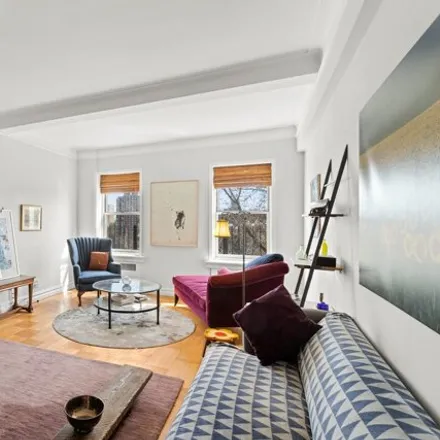Image 2 - 720 Fort Washington Avenue, New York, NY 10040, USA - Apartment for sale