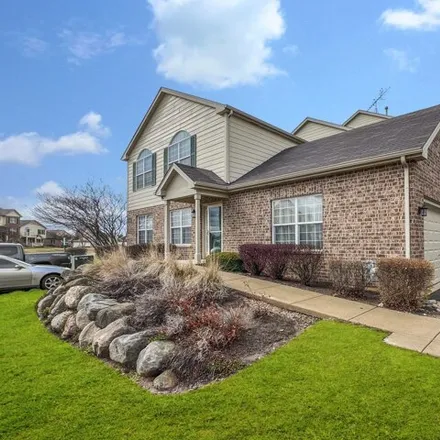 Image 1 - 5220 West Glenbrook Trail, McHenry, IL 60050, USA - Condo for sale