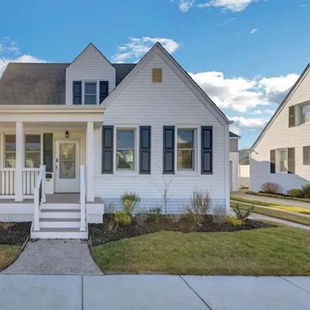 Rent this 4 bed house on 20 32nd Avenue in Longport, Atlantic County