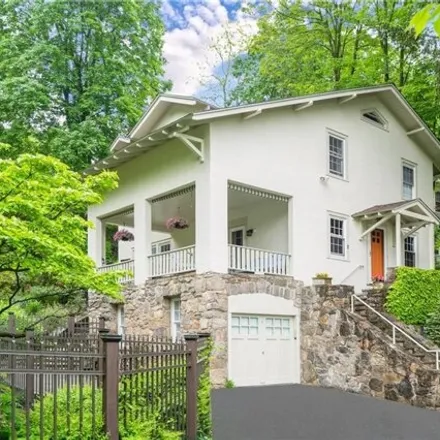 Buy this 4 bed house on 5 Terrace Drive in Village of Hastings-on-Hudson, NY 10706