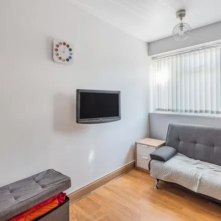 Rent this 3 bed apartment on Kingsnympton Park Estate in London, KT2 7TG