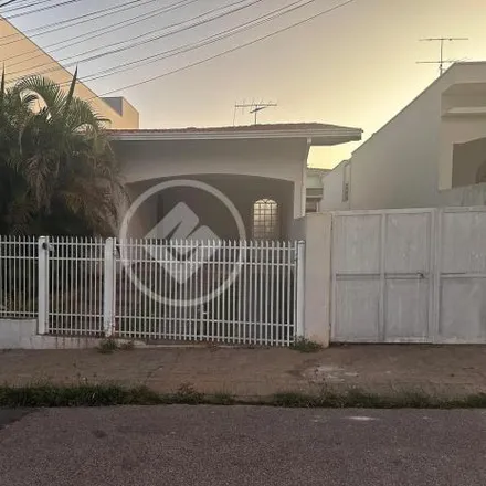 Image 1 - Rua Sete de Setembro, Centro, Vinhedo - SP, 13283-212, Brazil - House for sale