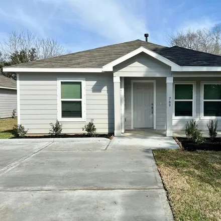Buy this 3 bed house on 769 South Main Street in Anahuac, Chambers County
