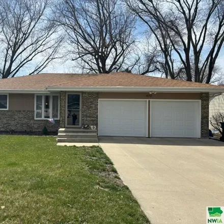 Buy this 3 bed house on 4715 Chatham Lane in Sioux City, IA 51104
