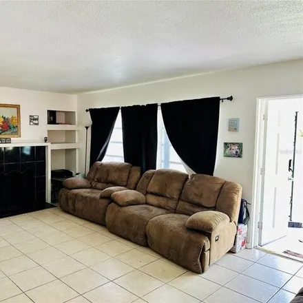 Image 3 - 725 South Boundary Avenue, DeLand, FL 32720, USA - House for sale