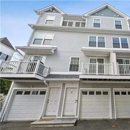 Image 2 - 20 Third Street, Northfield, Stamford, CT 06905, USA - Townhouse for rent