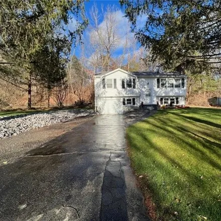 Buy this 4 bed house on 38 Park Street in Putnam, CT 06260