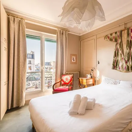 Rent this 2 bed apartment on 75015 Paris