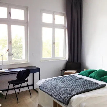 Rent this 4 bed room on Heinz-Galinski-Straße 14 in 13347 Berlin, Germany