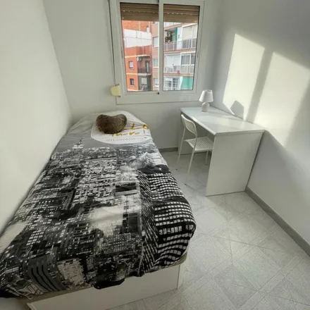 Rent this 3 bed apartment on Carrer de la Maladeta in 08906 Esplugues de Llobregat, Spain