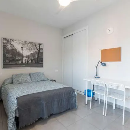 Rent this 5 bed apartment on Carrer de l'Almirall Cadarso in 37, 46005 Valencia