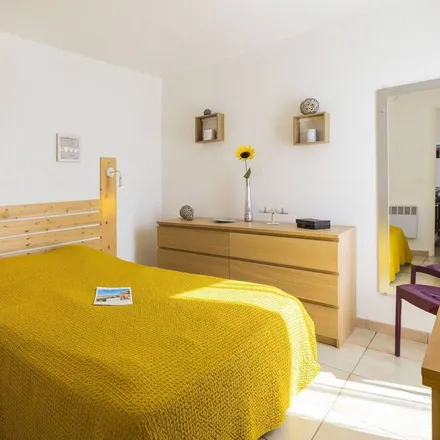 Image 3 - 66750 Arrondissement de Perpignan, France - Apartment for rent