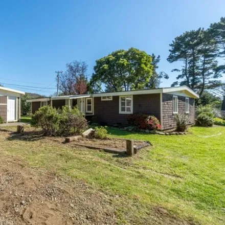 Buy this 2 bed house on 916 Eucalyptus Road in McKinleyville, CA 95519