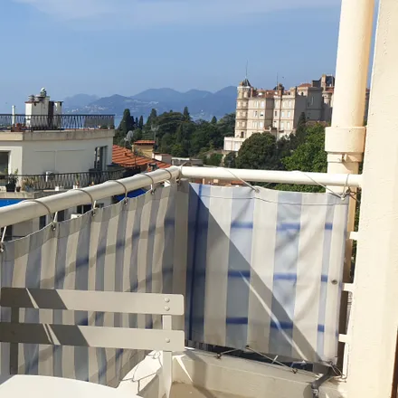 Image 5 - 6 Place Stanislas, 06400 Cannes, France - Apartment for rent