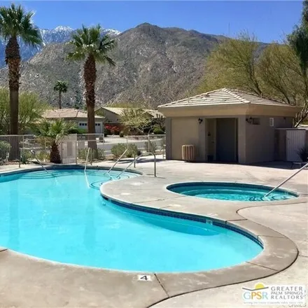 Image 4 - 1019 Alta Cresta, Palm Springs, CA 92262, USA - House for sale