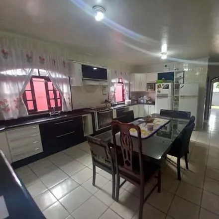 Rent this 2 bed house on Rua Brás Cubas in Bocaina, Mauá - SP