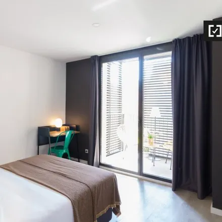 Rent this 3 bed room on Carrer Nou de la Rambla in 8, 08001 Barcelona