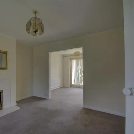 Buy this 3 bed duplex on Wealden Close in Hildenborough, TN11 9HB