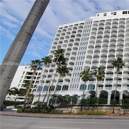 Image 1 - The Carriage House, 5401 Collins Avenue, Miami Beach, FL 33140, USA - Condo for sale