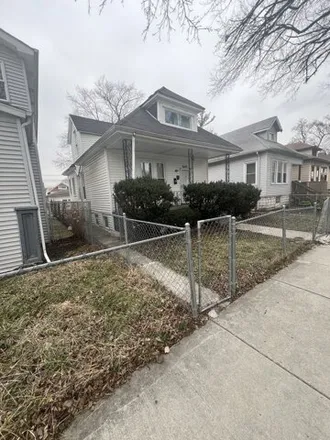 Buy this 4 bed house on 10112 South Yale Avenue in Chicago, IL 60628