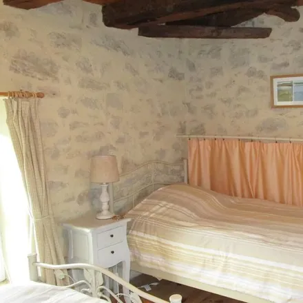 Rent this 2 bed house on 33580 Arrondissement de Langon