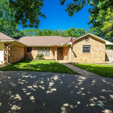 Buy this 3 bed house on 1002 Bel Air Drive in Athens, TX 75751