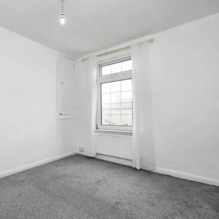 Image 6 - Richmond Road, London, RM1 2DX, United Kingdom - Townhouse for rent