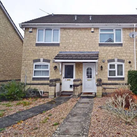 Rent this 2 bed townhouse on Gregory Mead in Yatton, BS49 4QJ