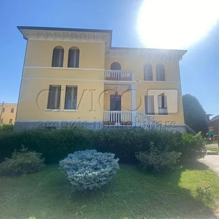 Image 9 - Viale Italia Unita, 36040 Torri di Quartesolo VI, Italy - Apartment for rent