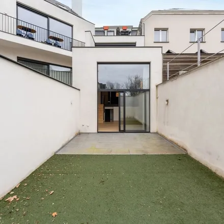 Rent this 3 bed townhouse on Grotesteenweg-Noord 2 in 9052 Ghent, Belgium