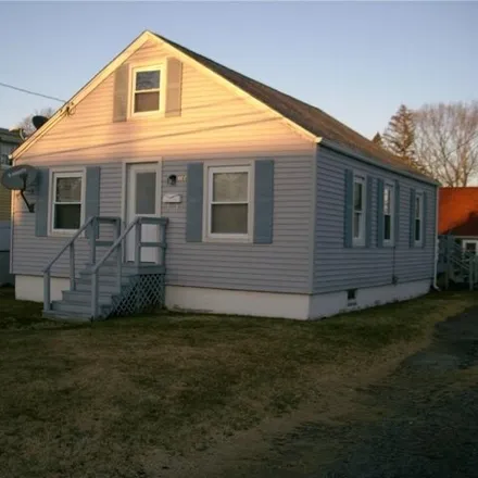 Buy this 2 bed house on 174 Tennyson Road in Warwick, RI 02888